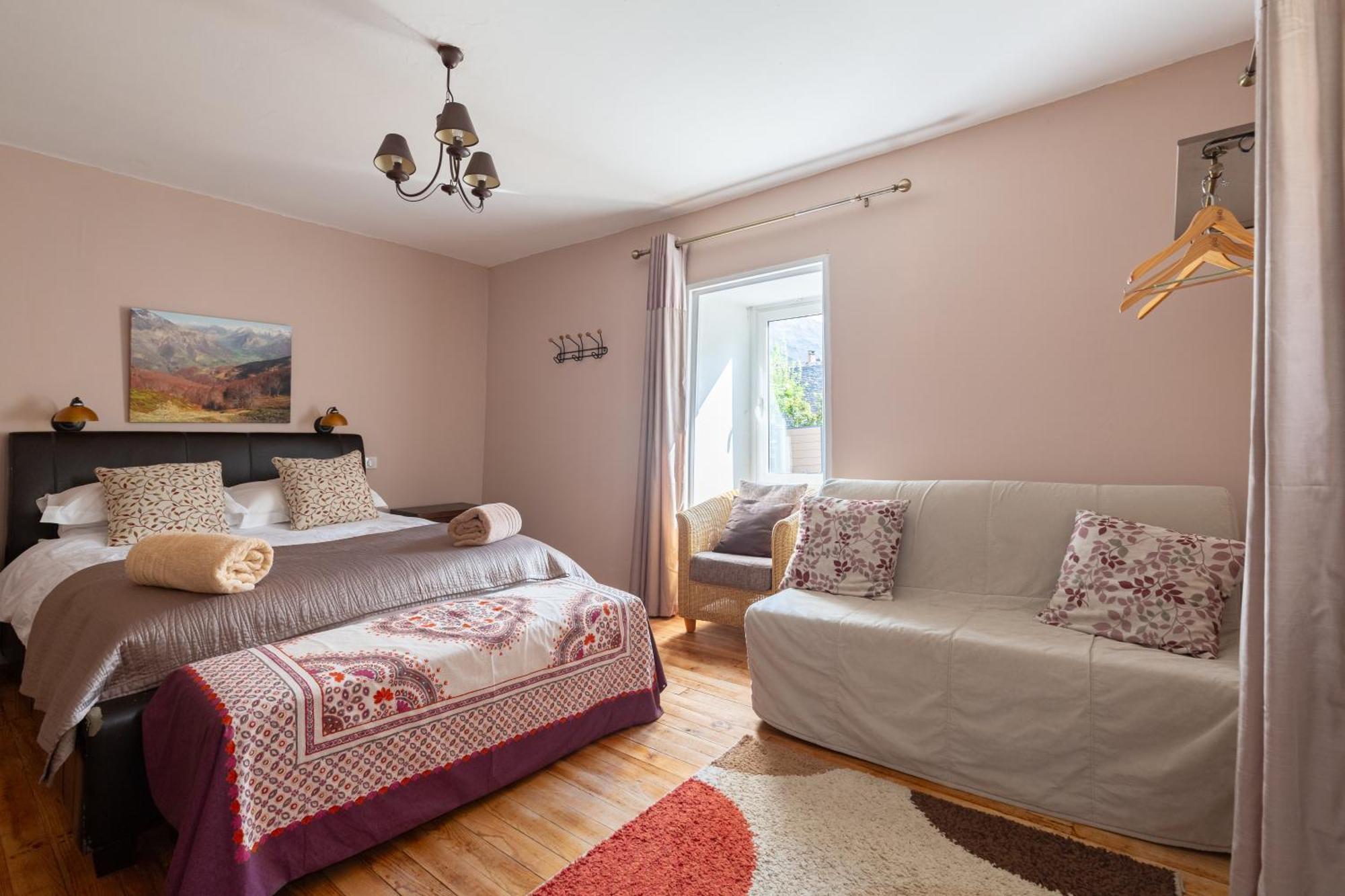 La Petite Maison Des Montagnes Holiday home Luz-Saint-Sauveur