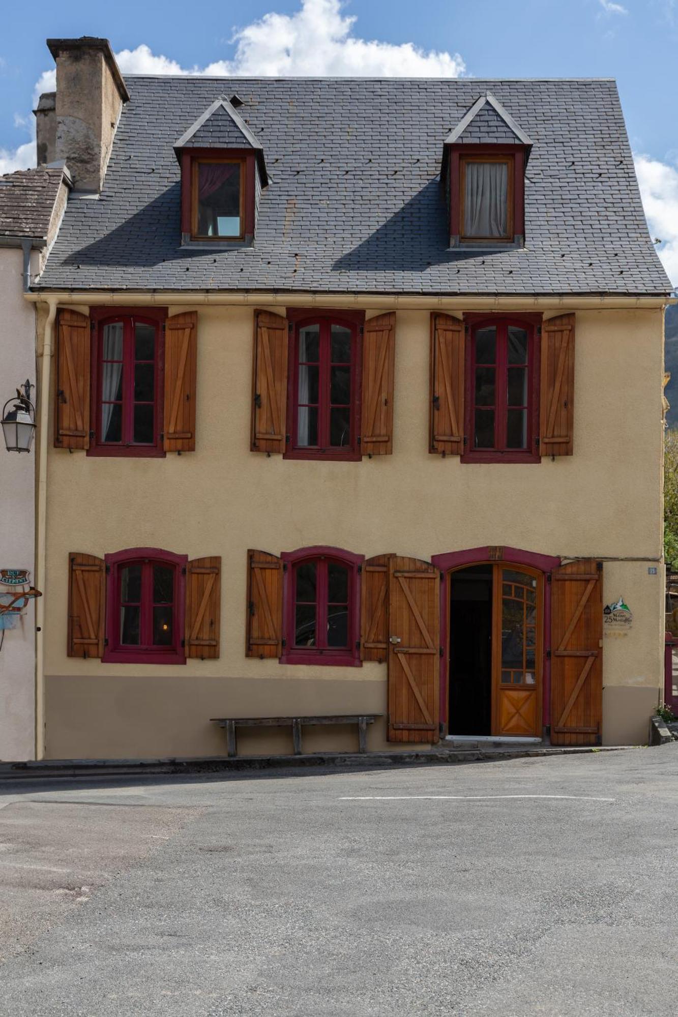 La Petite Maison Des Montagnes Holiday home *